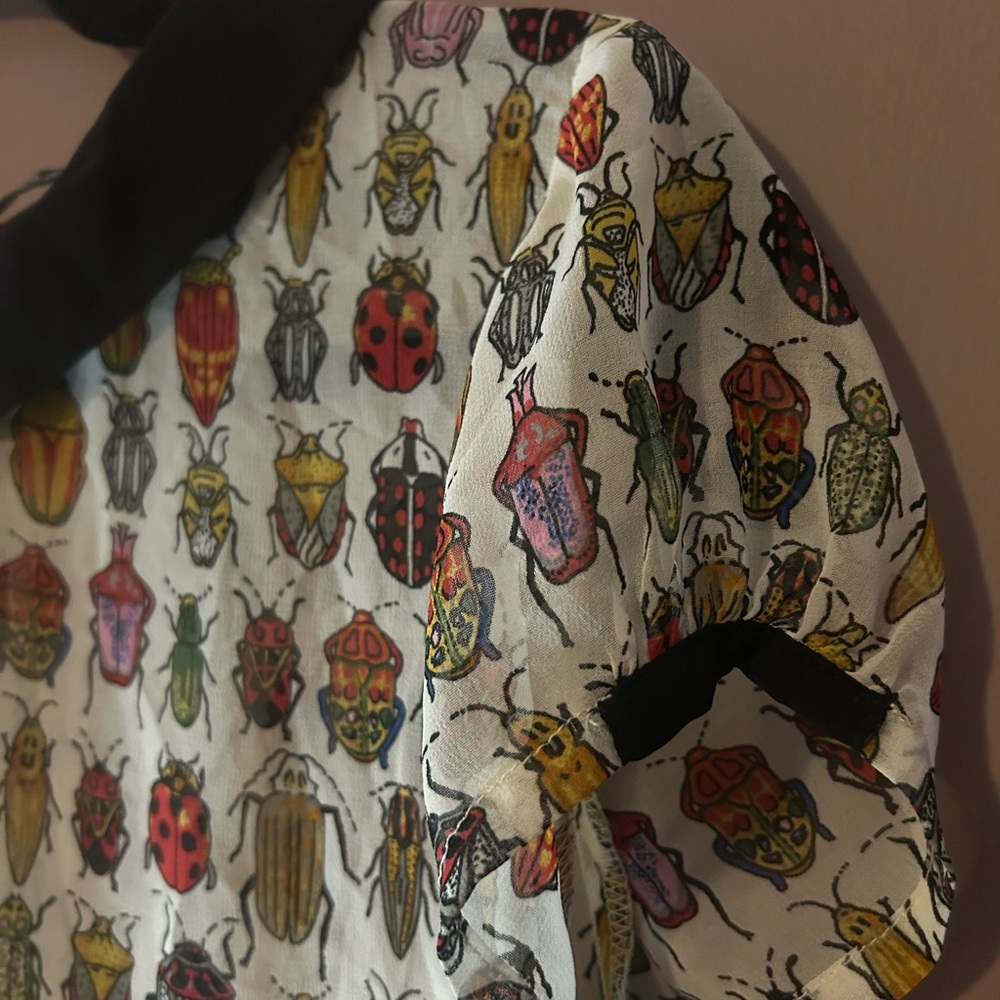 Zara Trafaluc beetles blouse with Peter Pan collar Size Large